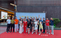 Furniture factory拉菲德堡pirit:文化是企业的根基，也是企业兴旺发达的不竭动力。

拉菲德堡自成立以来，一直坚持“树立品牌形象，把好产品质量”和“勤奋务实”的企业精神，把“创新”和“注重细节”的文化融入每位员工的血液。此外，公司十分注重“员工幸福感”，竭尽全力为员工提供最佳的工作和生活条件，精心打造幸福磁场环境，让每一位员工感受企业大家庭的舒心、温暖，感受幸福企业的磁场能量，鼓励员工在工作中将“幸福意念”植入每一件家具，使之凝【图0】