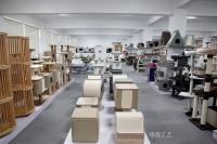 Furniture factory华茂工艺past:1999-2000年
以手工作坊起家开创业之路
2000年6月12日领照挂牌并命名为台州华茂工艺品有限公司

2002年
温岭市工业城内自建40亩厂区并成为入驻企业
逐步建立起完善的组织架构和科学的管理体系，为企业迈向正规化奠定扎实基础

2003-2006年
接到外国商人的订单
正式聘请职业经理人管理团队为公司问诊把脉

2008-2013年
突破全球经济危机困境
2【图2】