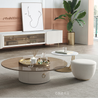 Furniture factory芯创意Diary:新消费，启发生活灵感和想象力

芯创意美居以场景的空间体验感为主通过流动的线条，不同的模块组合呈现还原家庭生活的真实场景传递温暖细节的设计美学

纵观整体空间，极好地把握了极简和轻奢之间的度量以去繁陈杂的手法，将奢侈发挥极致
每一寸空间，不见夸张的华丽辞藻，但处处彰显着高品质的姿态以不动声色之势，展现非凡气质

低饱和色调具有提升食欲的效果，一日三餐占据了一天的重要时刻搭配素雅的米白【图0】