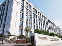 Furniture factory朗萨家私pirit:让我们一起学习朗萨家居的企业文化

企业使命

——为亿万家庭设计美好生活——

    通过原创设计为亿万家庭提供高质价比的家居产品与高品质的家居服务，满足人们对美好生活的向往与追求，真正成为美好生活设计家。

　　朗萨家居“为亿万家庭”提供服务：朗萨家居发展至今，已服务千万家庭。从千万到亿万，代表着朗萨家居未来的跨越式发展，以及对未来服务全国亿万家庭的长远期许。

　　朗萨【图0】