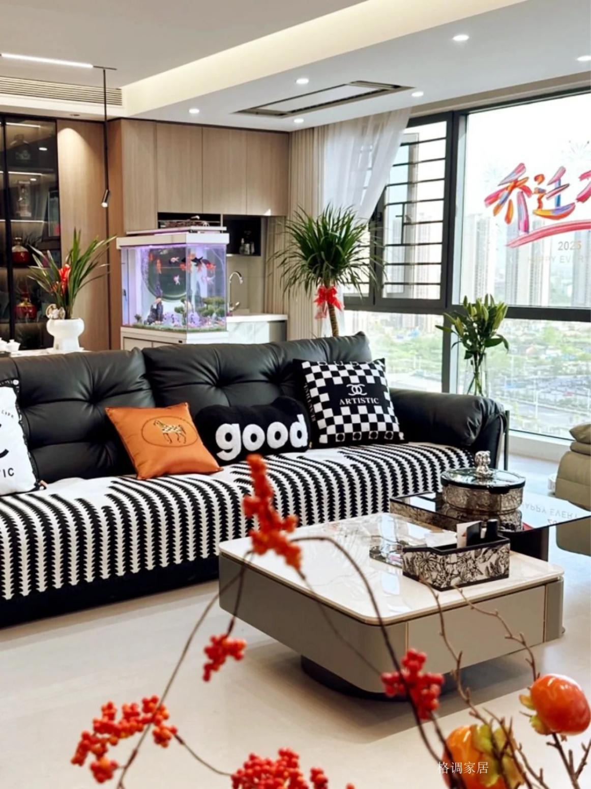 格调家居Home FurnitureProduct《Minimalist Upholstered Leather Sofa》【图0】