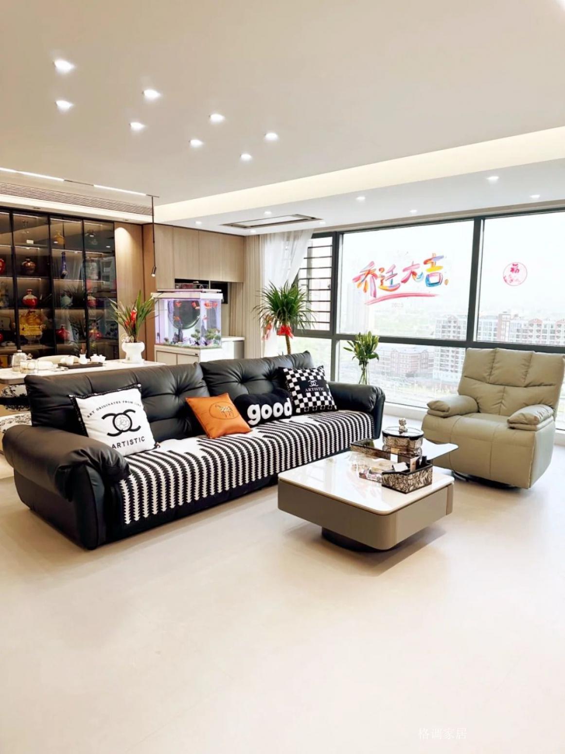 格调家居Home FurnitureProduct《Minimalist Upholstered Leather Sofa》【图2】