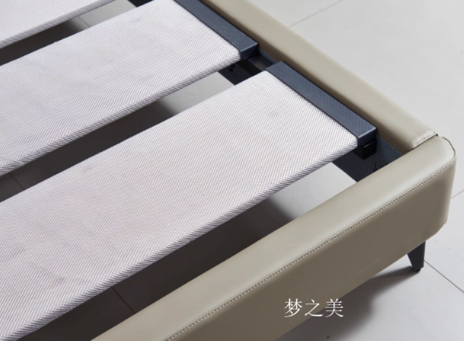 梦之美Home FurnitureProduct《Modern Minimalist Top-Grain Leather Bed Frame》【图1】