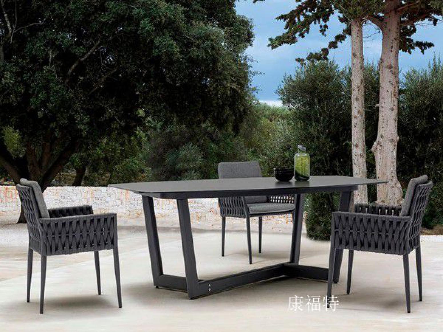 康福特Outdoor  furniture产品《Nordic-Style Outdoor Dining Set》