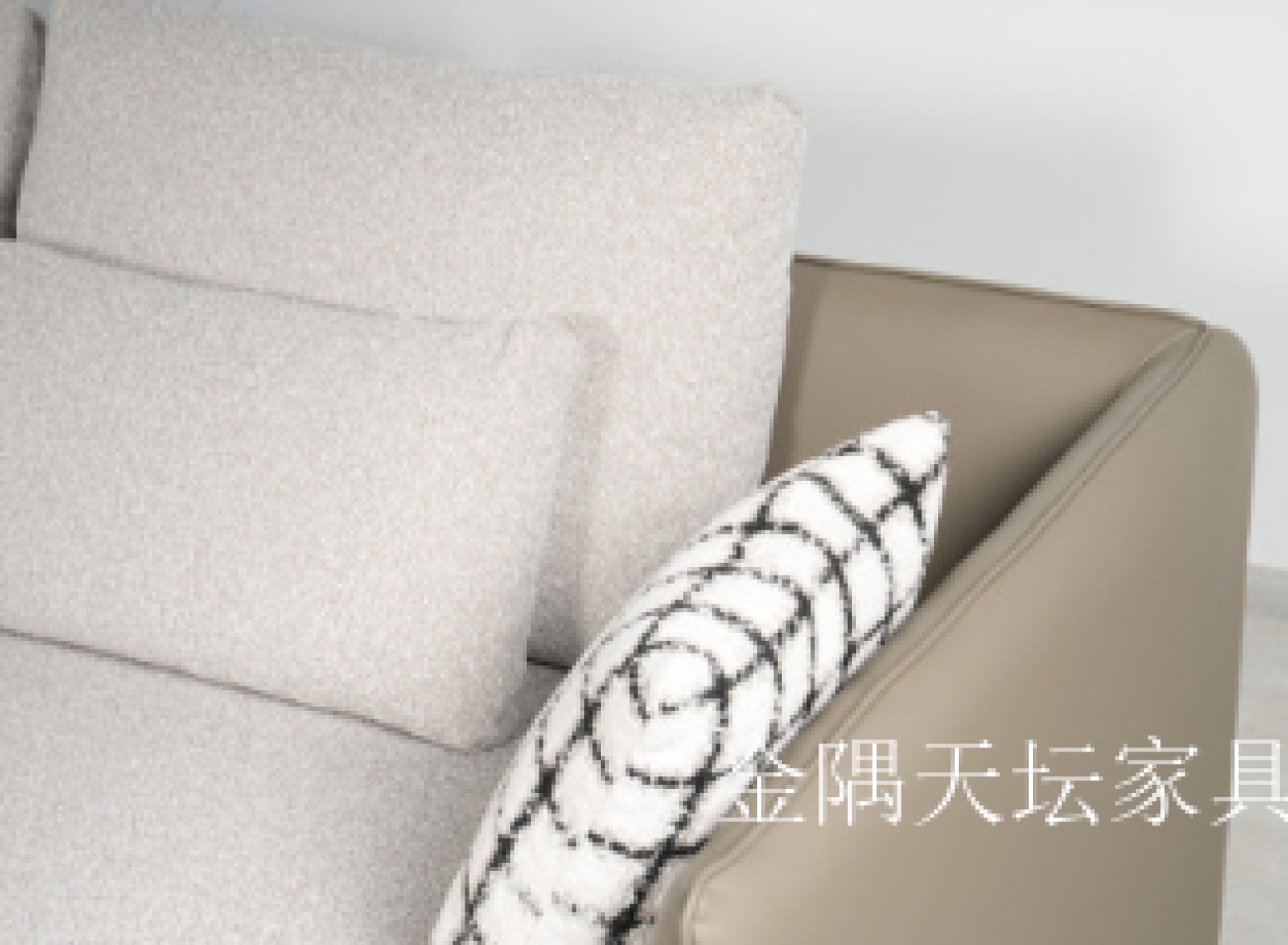 金隅天坛Home FurnitureProduct《N11 Upholstered Sofa》【图0】