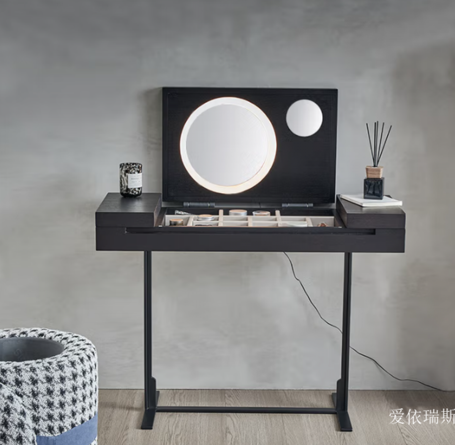 爱依瑞斯 Home Furniture Product 《Luxury Light Vanity Table》【图0】