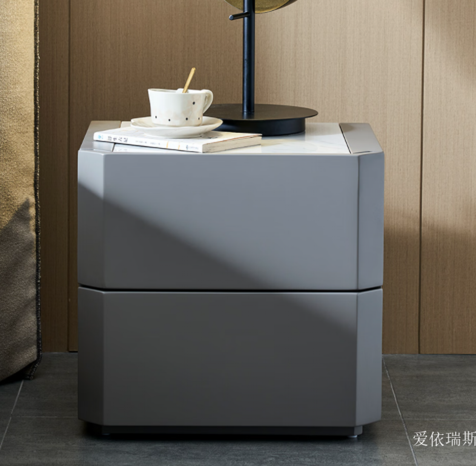 爱依瑞斯 Home Furniture Product 《Storage Small Nightstand》【图2】