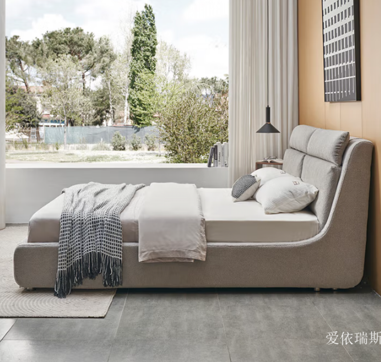 爱依瑞斯 Home Furniture Product 《Light Beige Linen Upholstered Bed》【图1】