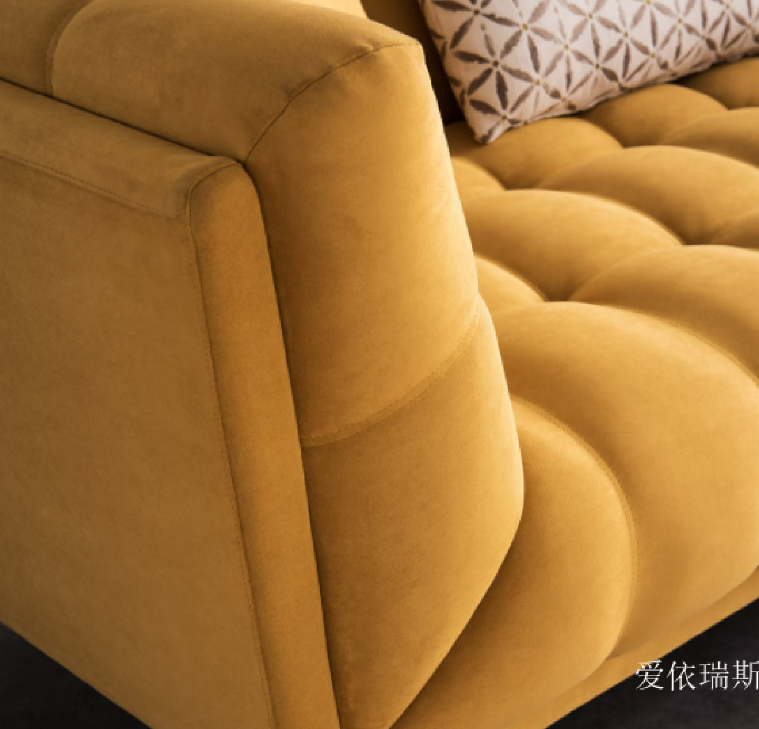 爱依瑞斯 Home Furniture Product 《Italian-Style Minimalist Fabric Sofa Bed》【图2】