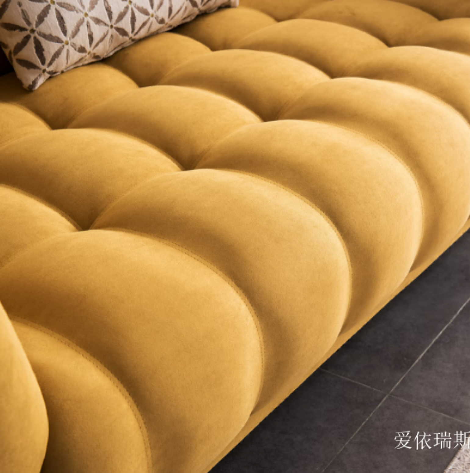爱依瑞斯 Home Furniture Product 《Italian-Style Minimalist Fabric Sofa Bed》【图3】