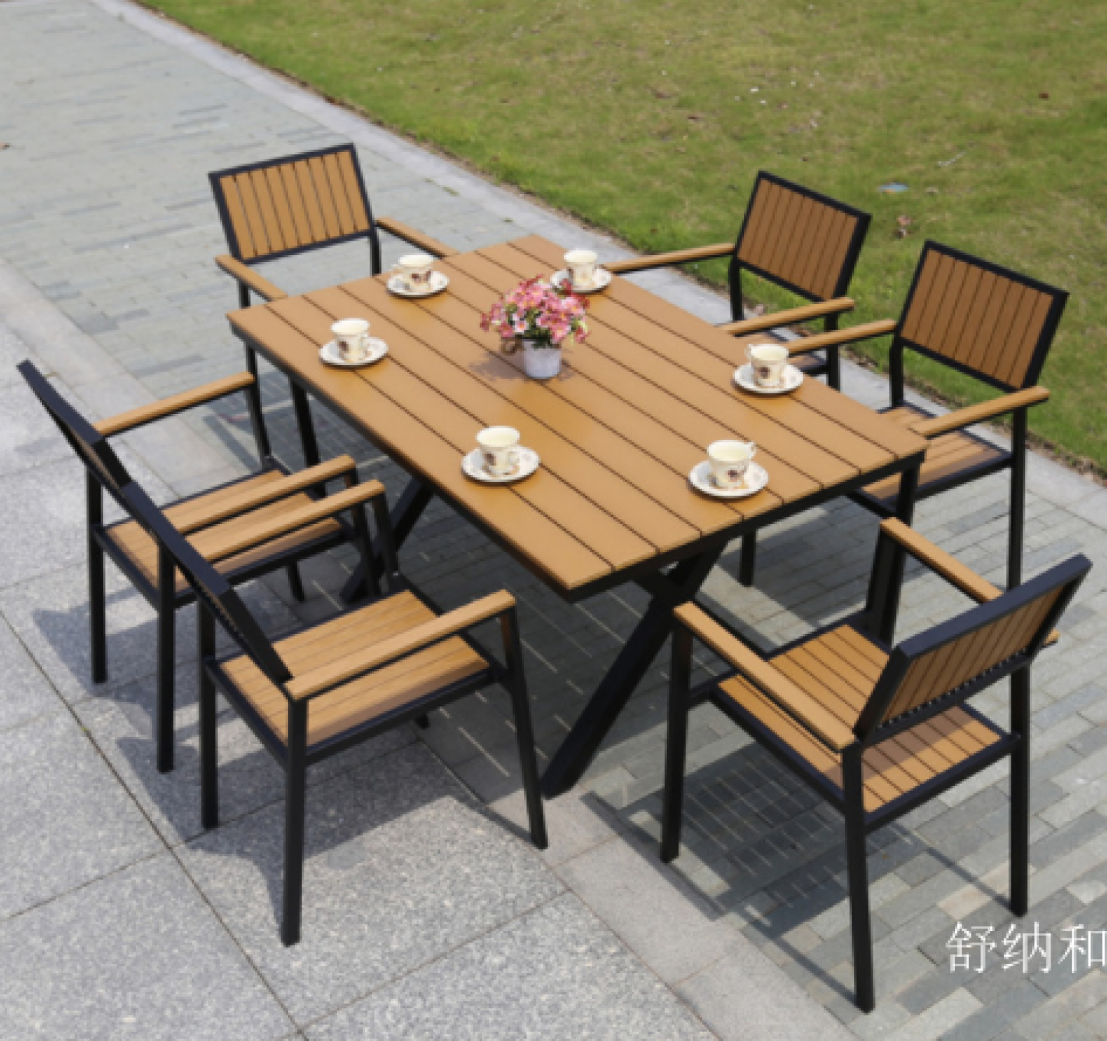 舒纳和Outdoor furnitureProduct《Commercial Café Wooden Table and Chairs》【图1】