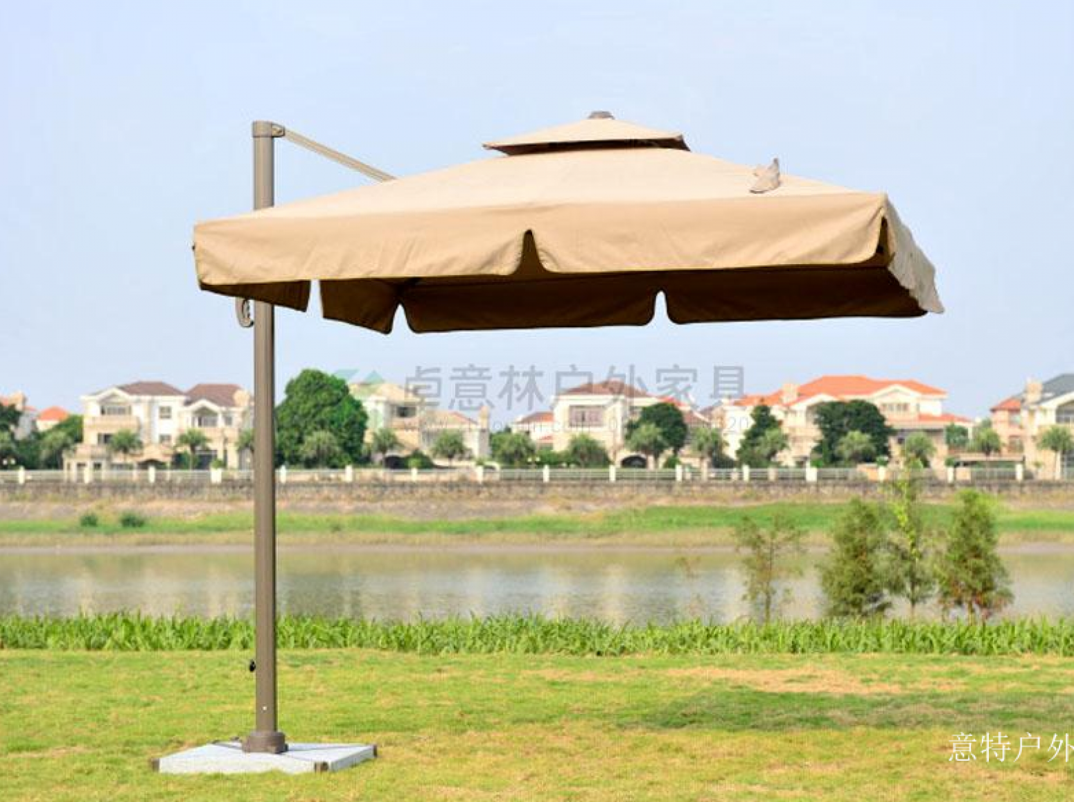 意特户外 Outdoor furniture product 《Square Double-Top Ruffled Roman Umbrella》