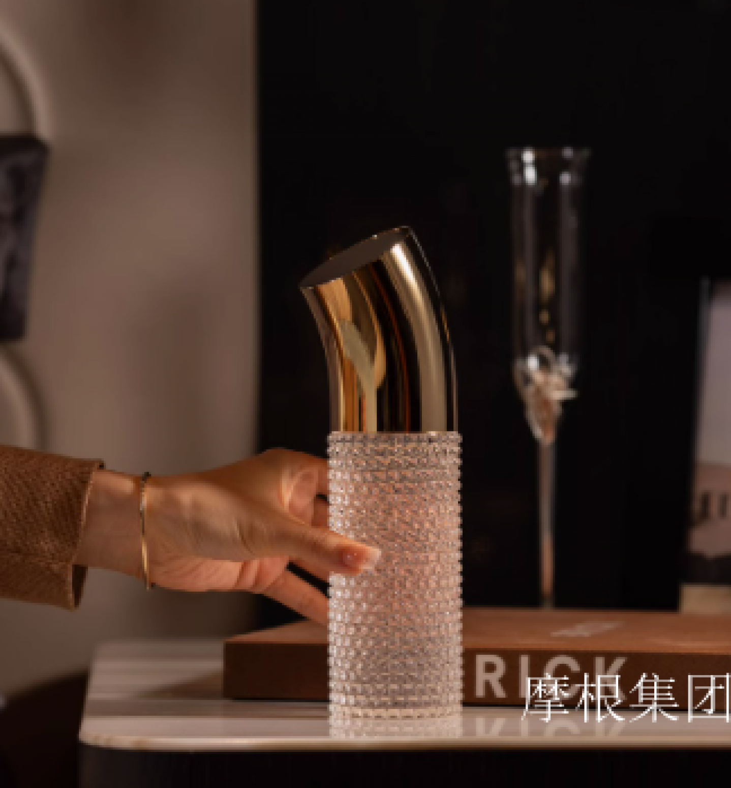 摩根集团 Smart home Product 《Morgan Remote Control Crystal Lamp》【图0】