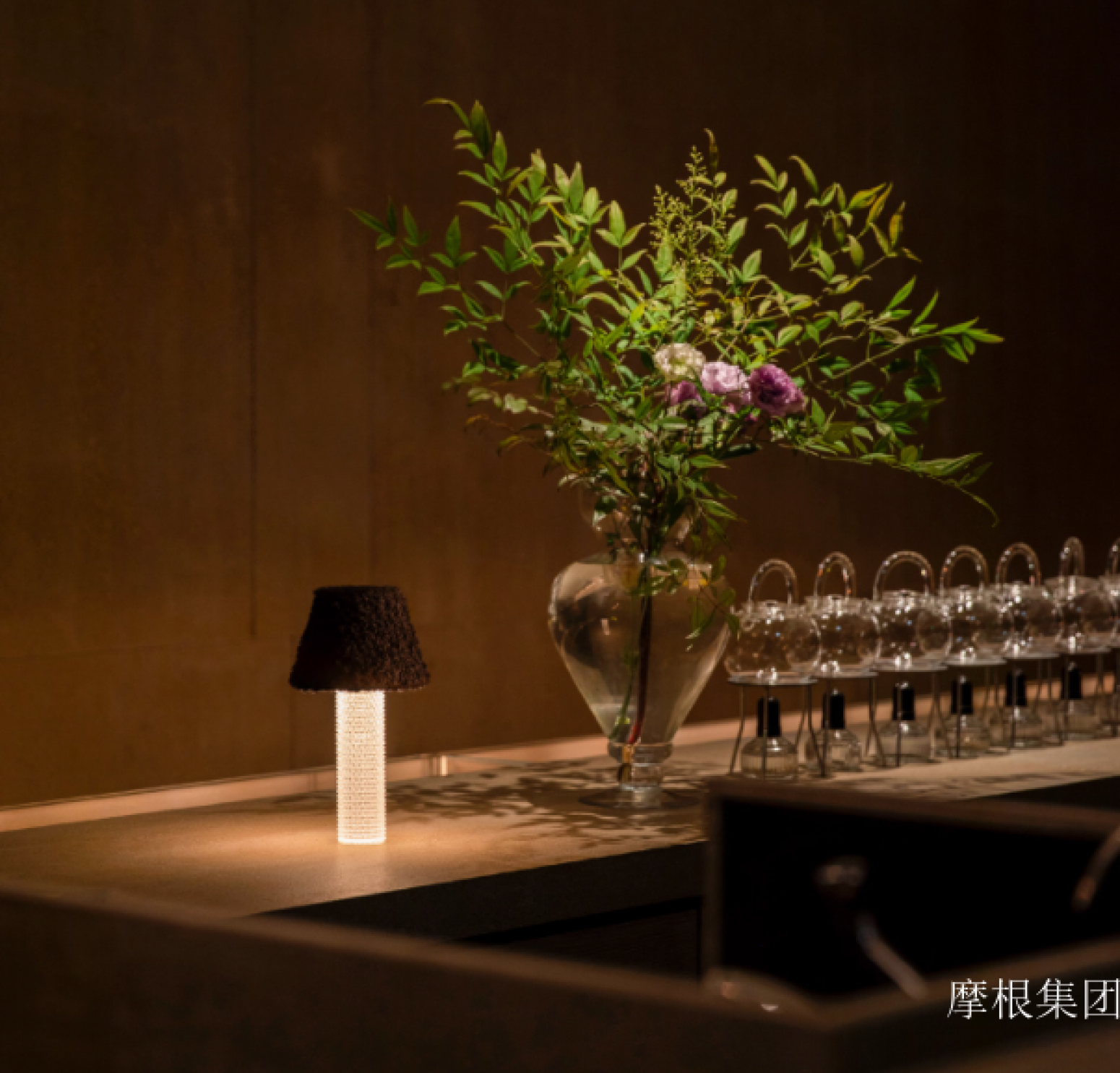 摩根集团 Smart home Product 《Smart Focus Rechargeable Desk Lamp》【图2】