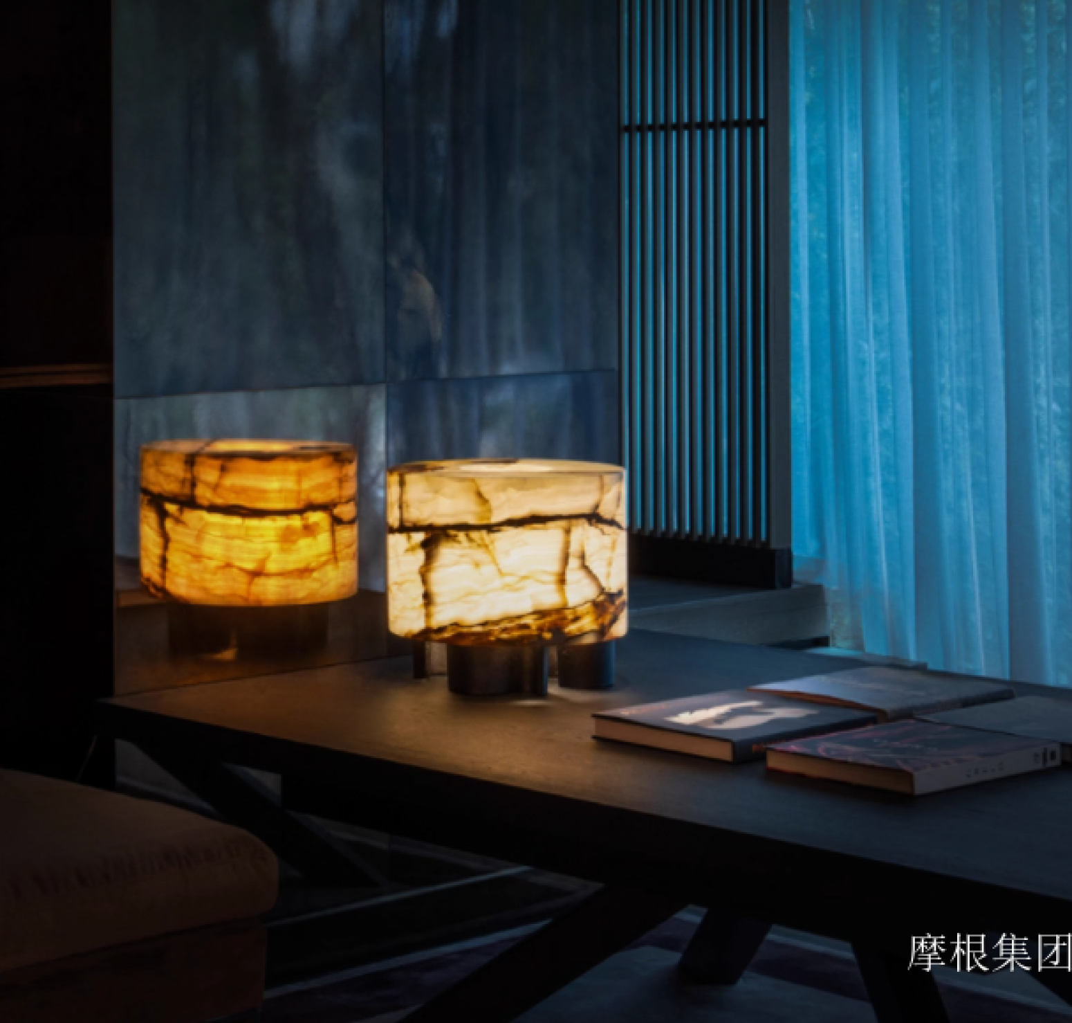 摩根集团 Smart home Product 《Smart Surface-Light Gemstone Desk Lamp》【图3】
