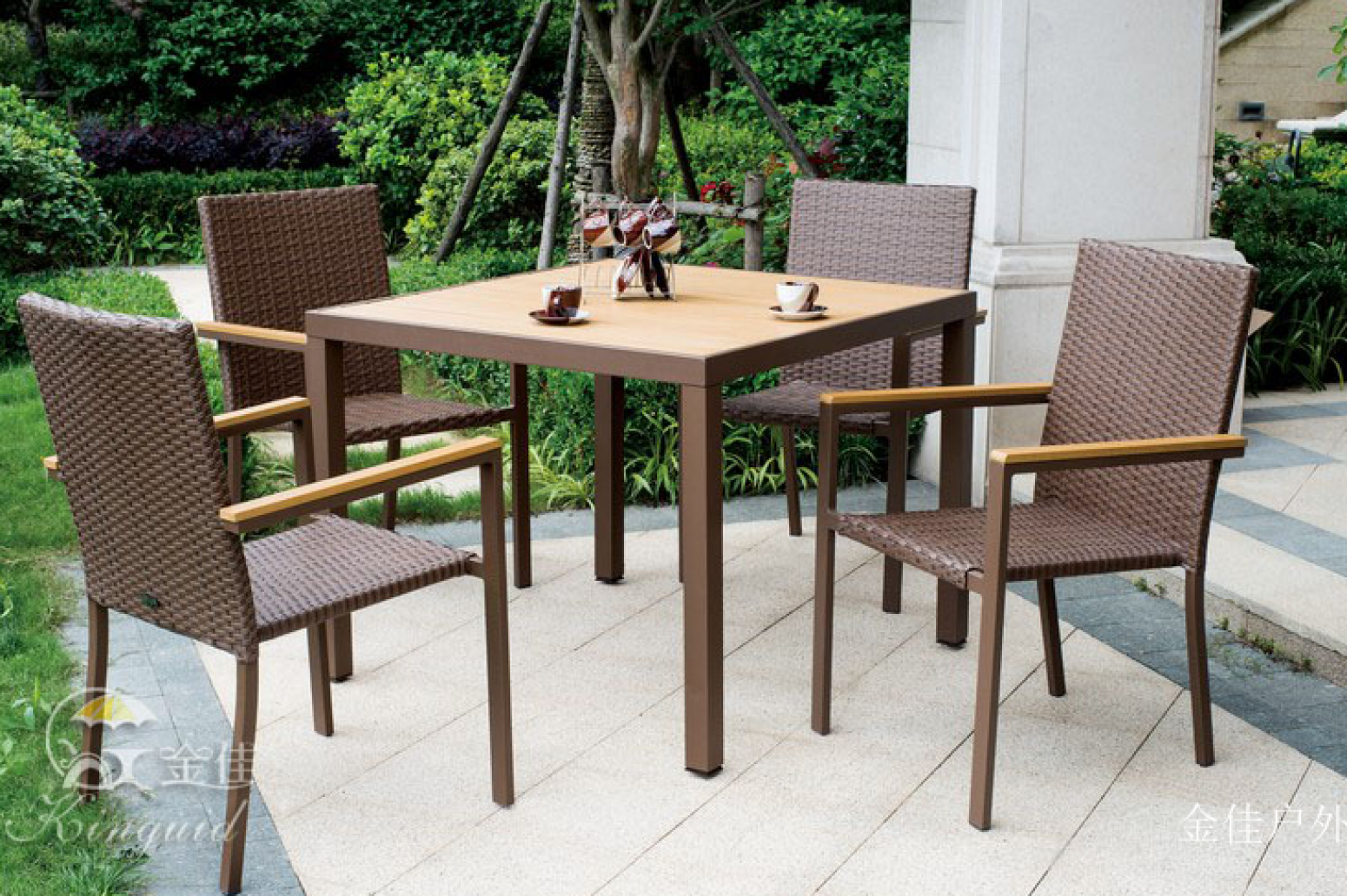 金佳户外Outdoor furniture产品《Rattan Charm Outdoor Table and Chairs》