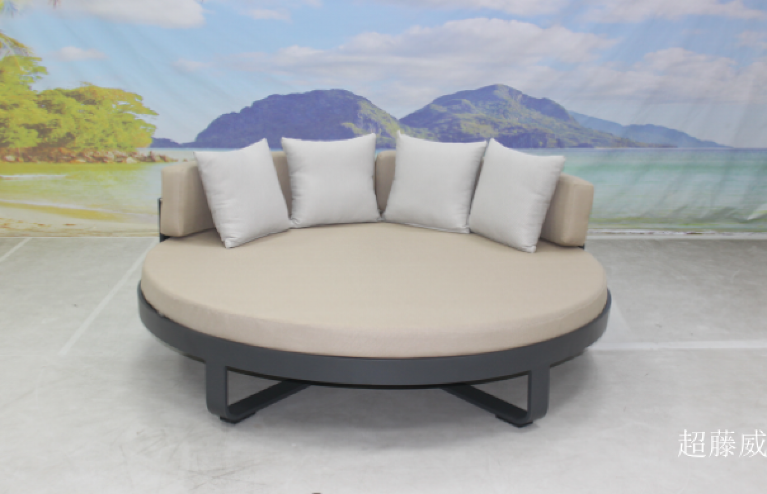 超藤威 Outdoor furniture Product 《Poolside Aluminum Round Sofa Bed》【图0】