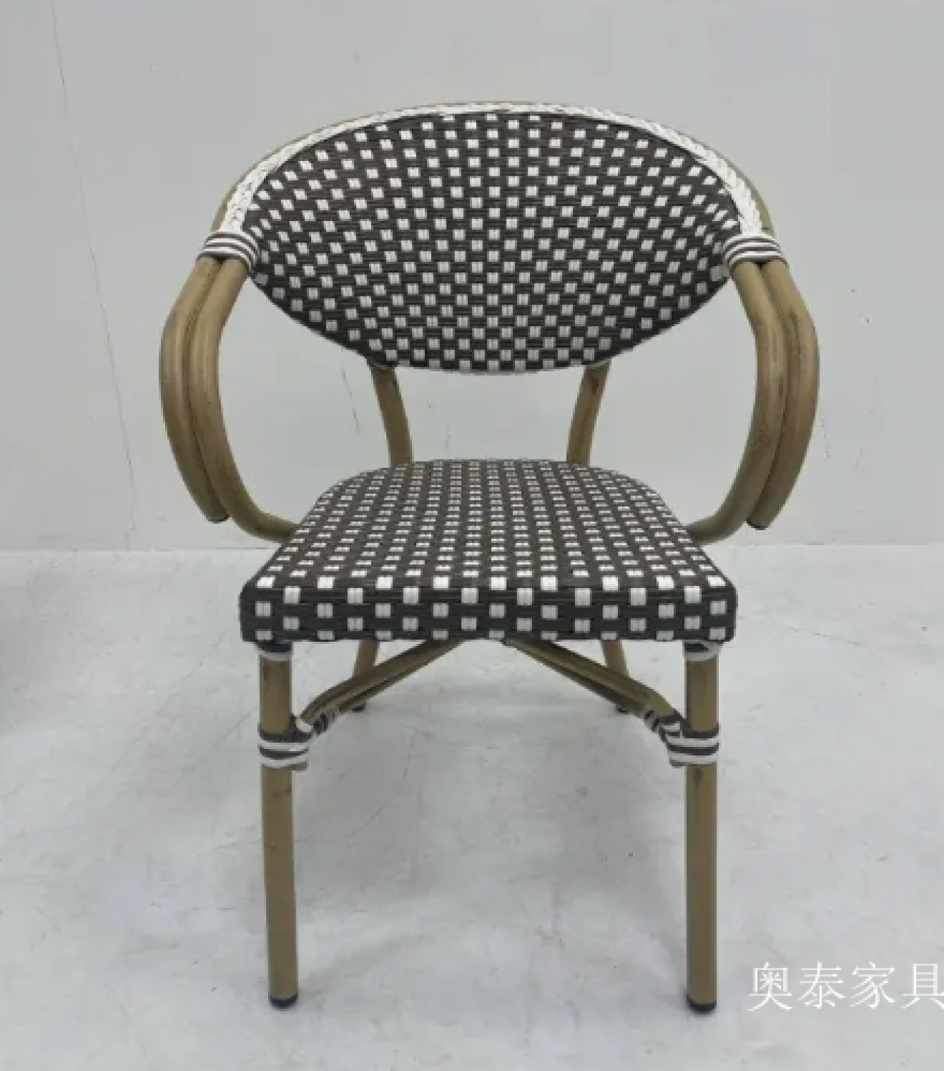 奥泰家具 Outdoor furniture Product 《Black & White Geometric Outdoor Rattan Chair》【图0】
