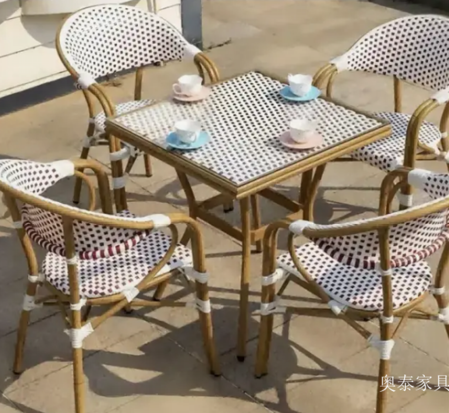 奥泰家具 Outdoor furniture product 《Black & White Geometric Outdoor Rattan Chair》