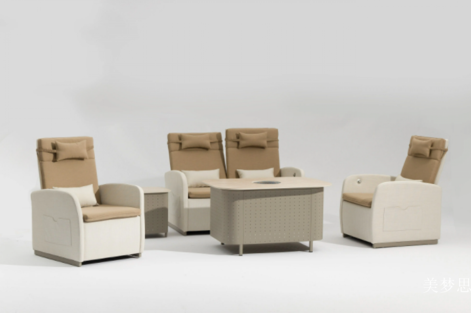 美梦思 Outdoor furniture product 《Flair Outdoor Sofa》