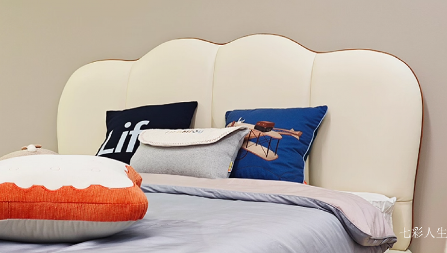 七彩人生 Children's furniture Product 《Luxury Solid Wood Children's Bed》【图1】