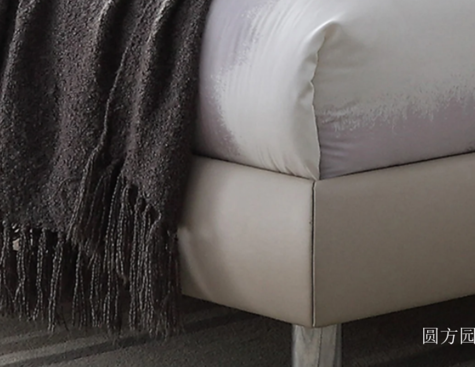 圆方园 Home Furniture Product 《A white leather soft bed》【图2】