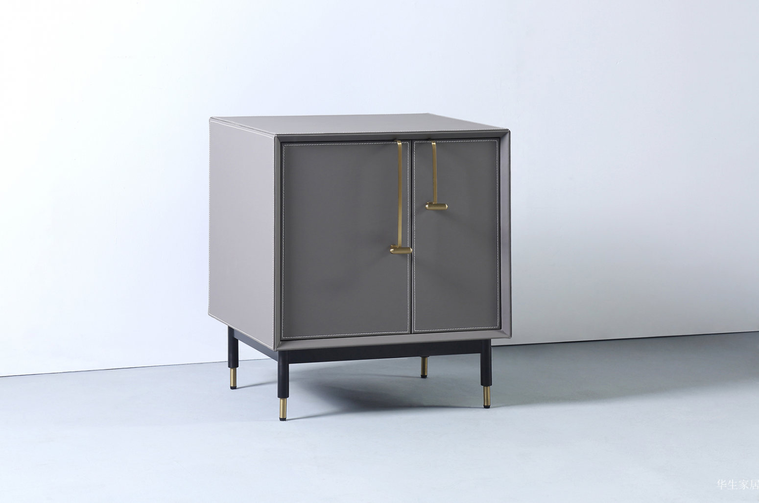 华生家居 Home Furniture product 《Super-fine leather hardware bedside table》