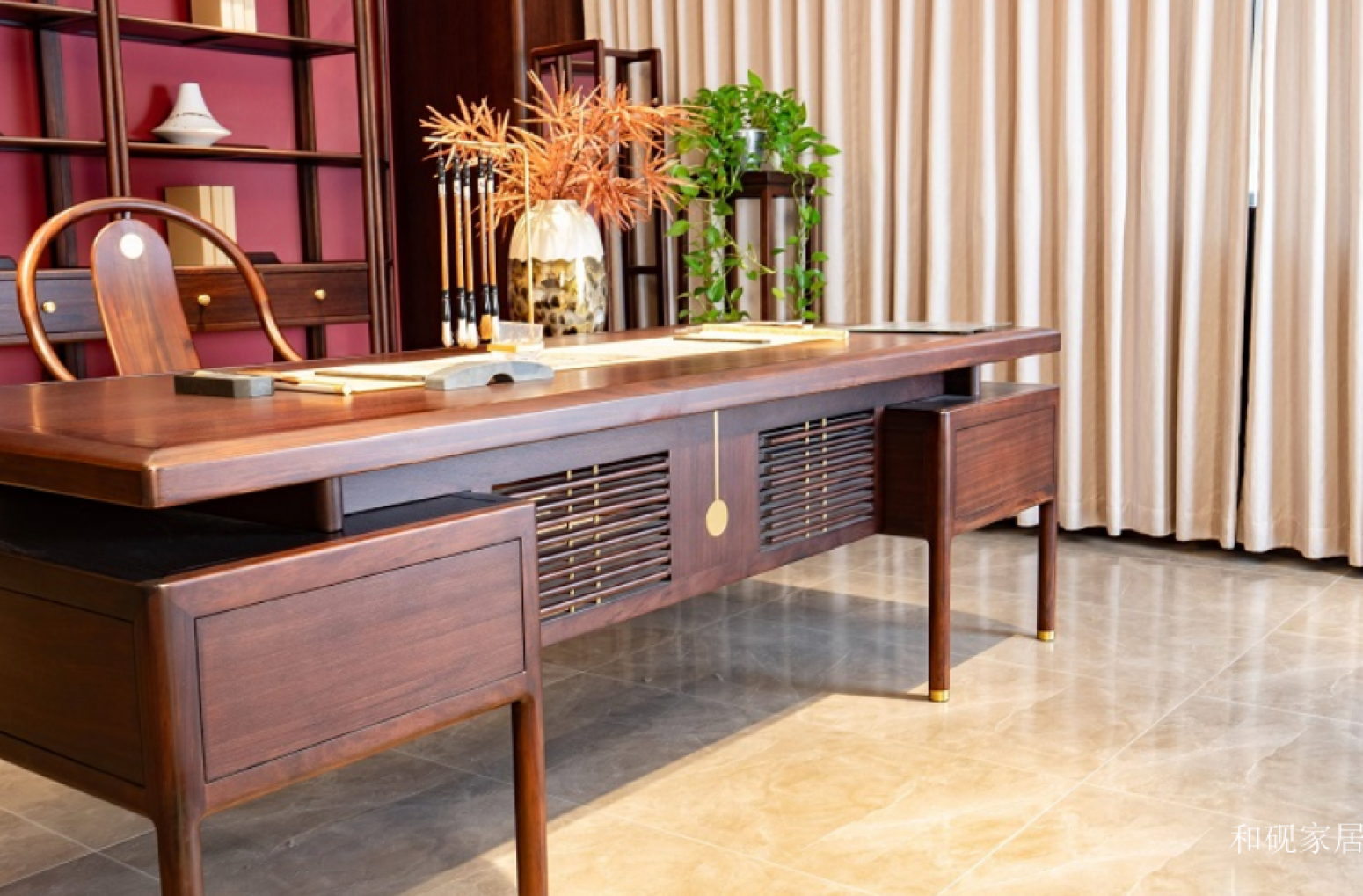 和砚家居 Office furniture Product 《A large solid wood executive table for viewing the moon》【图2】