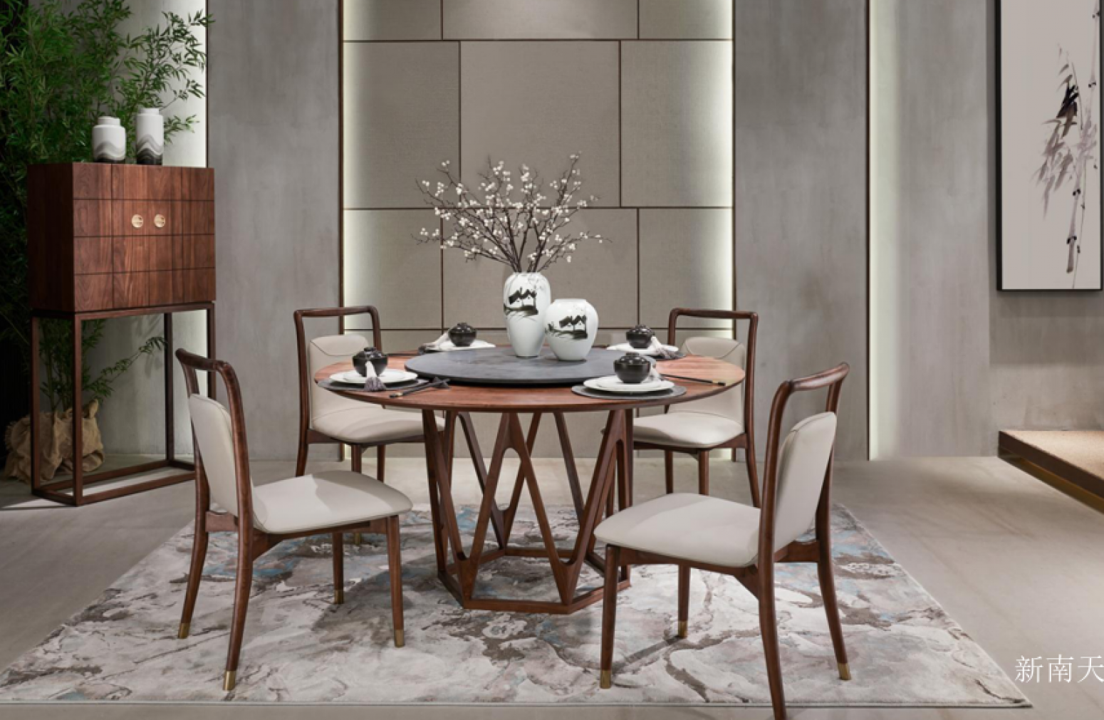 新南天 Home Furniture product 《Simple charm walnut wood round table and dining chairs》