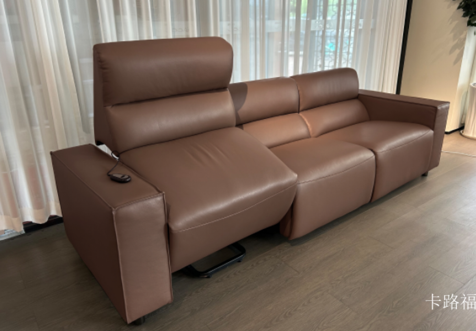 卡路福 Smart home Product 《A sofa that can help you get up》【图4】