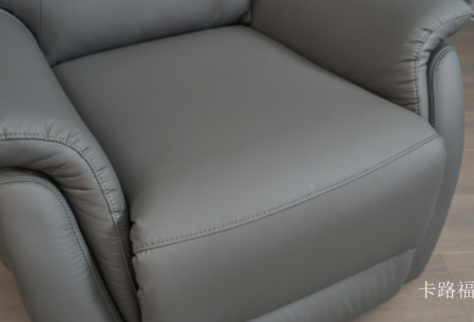 卡路福 Smart home Product 《Help to sit on the sofa chair》【图2】