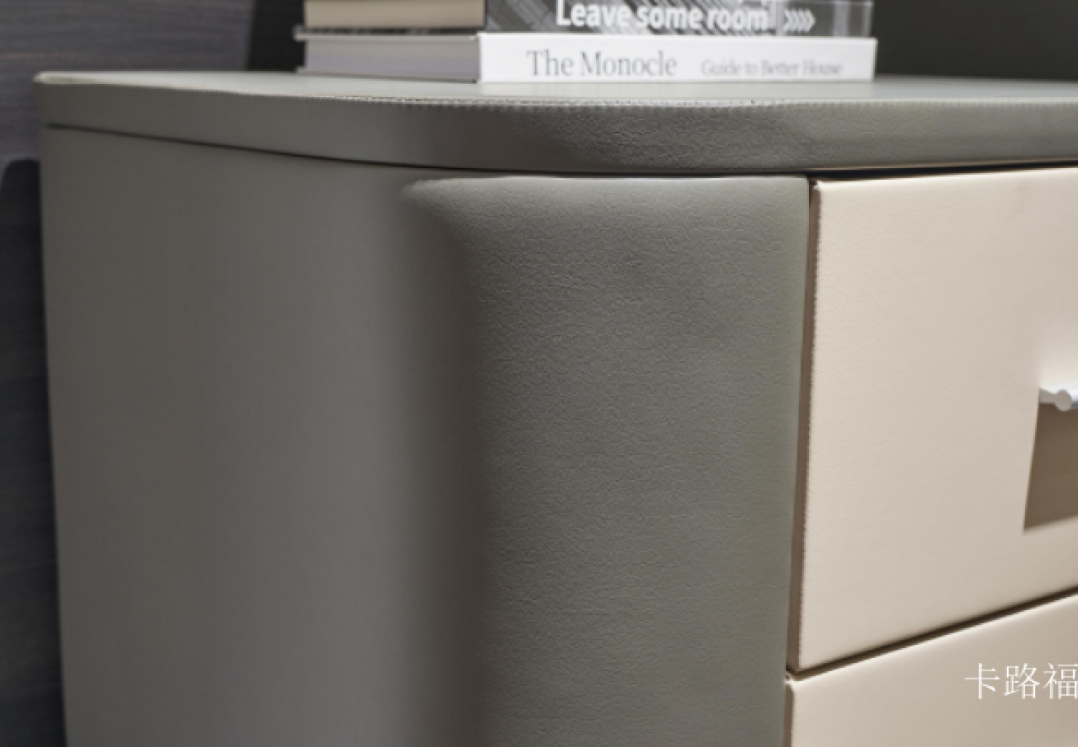 卡路福 Home Furniture Product 《Gray rice color light luxury nightstand》【图1】