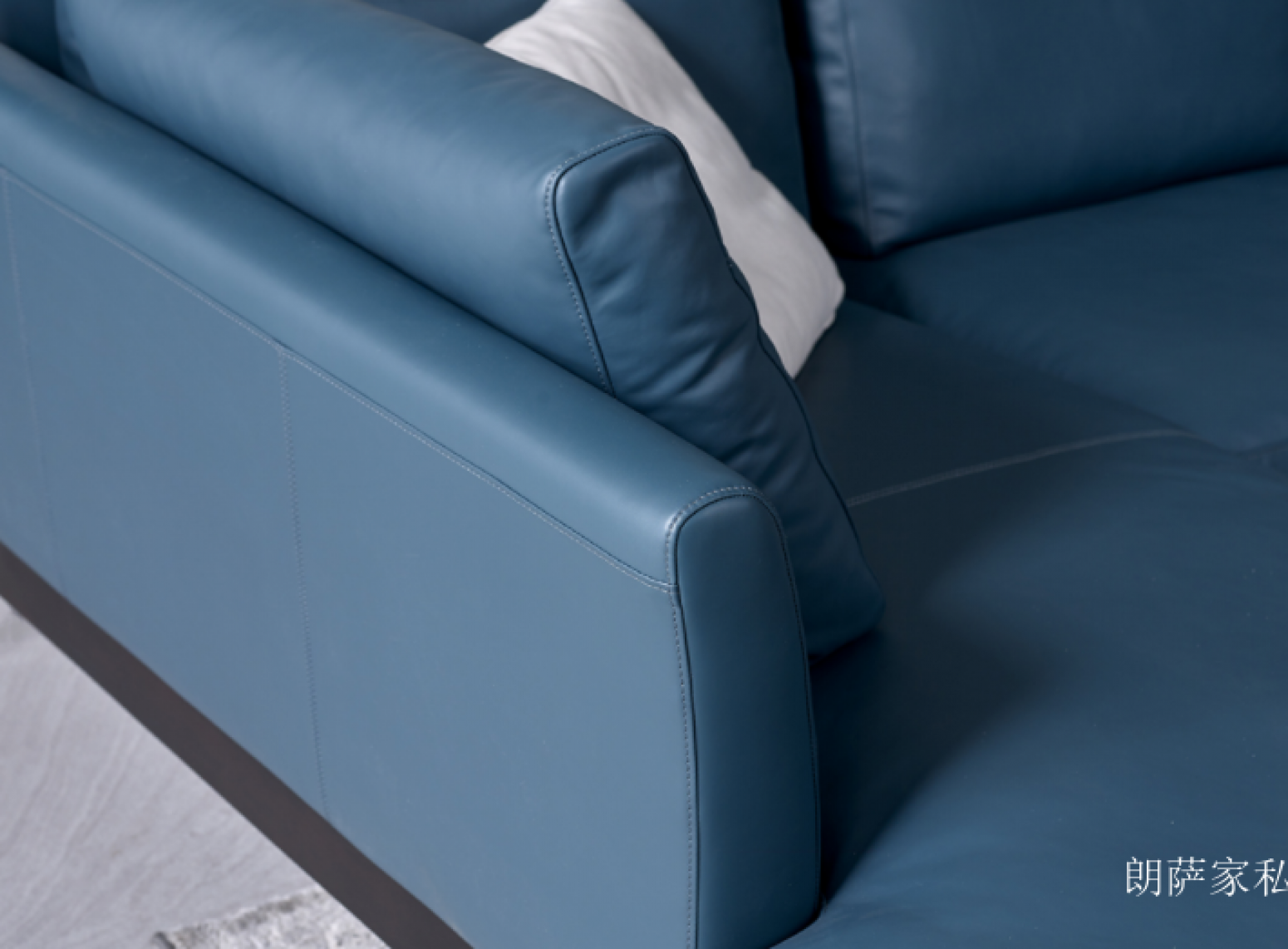 朗萨家私 Home Furniture Product 《A dark blue plain L-shaped sofa》【图3】