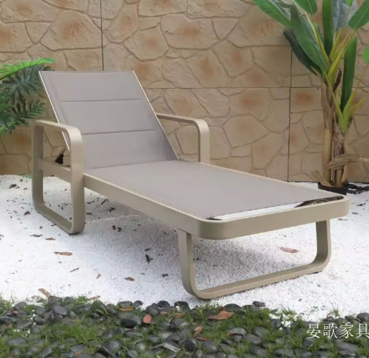 晏歌家具 Outdoor furniture Product 《Light brown metal lounge chair》【图1】
