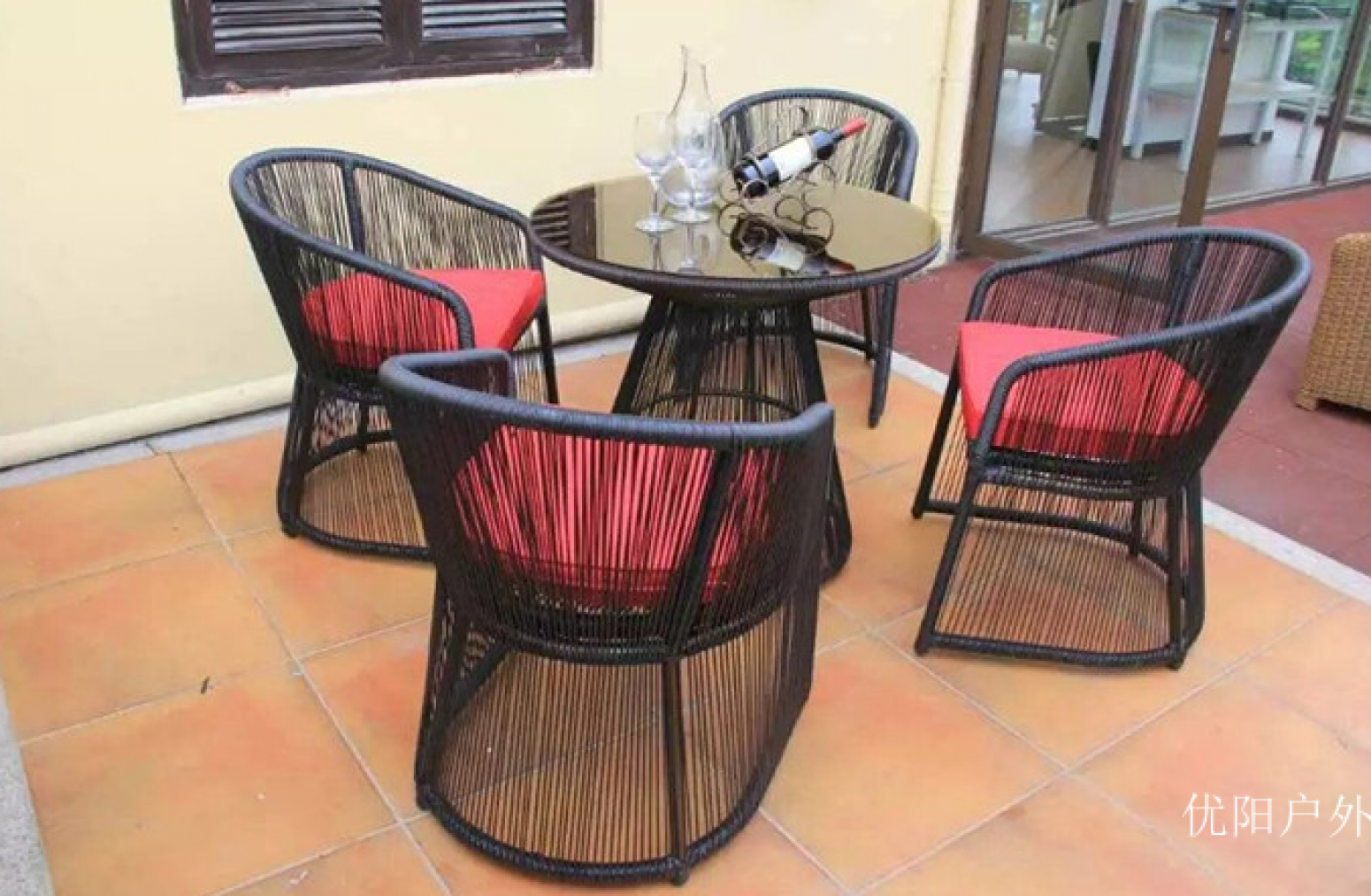 优阳户外 Outdoor furniture product 《Black cane outdoor round table and chair》