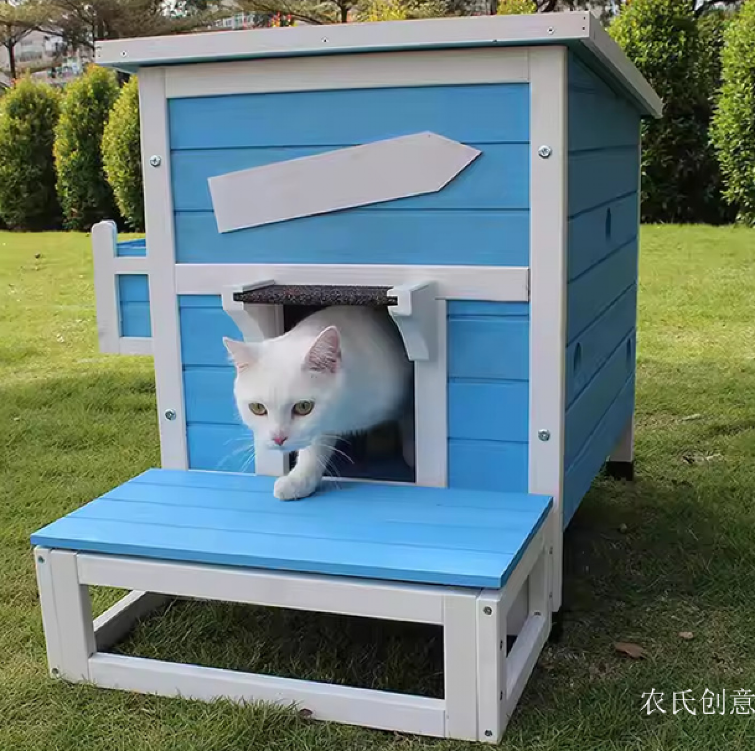 农氏创意 Pet furniture product 《Blue and white wooden cabin type villa》