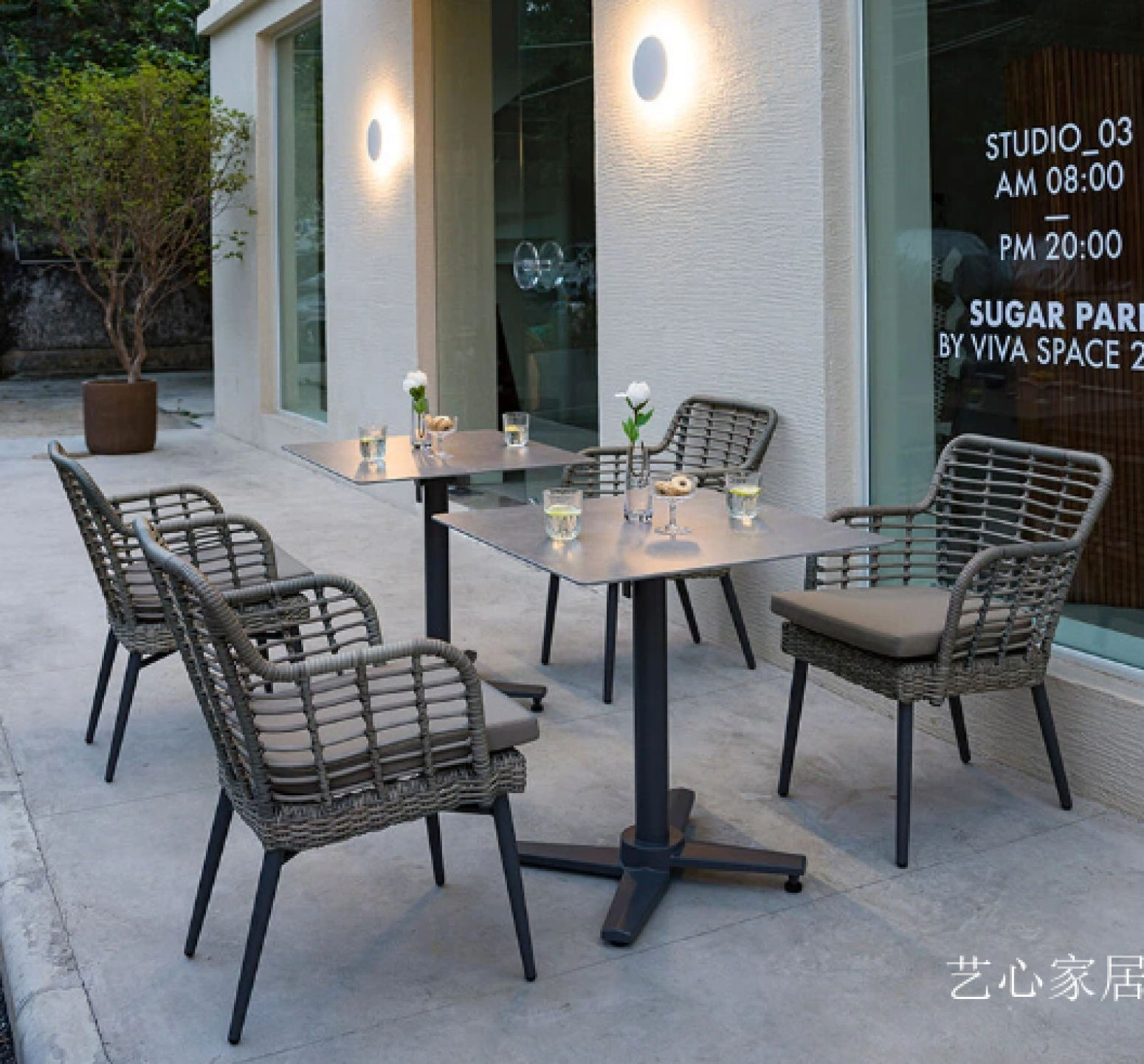 艺心家居 Outdoor furniture product 《Dark grey rattan outdoor table and chair》