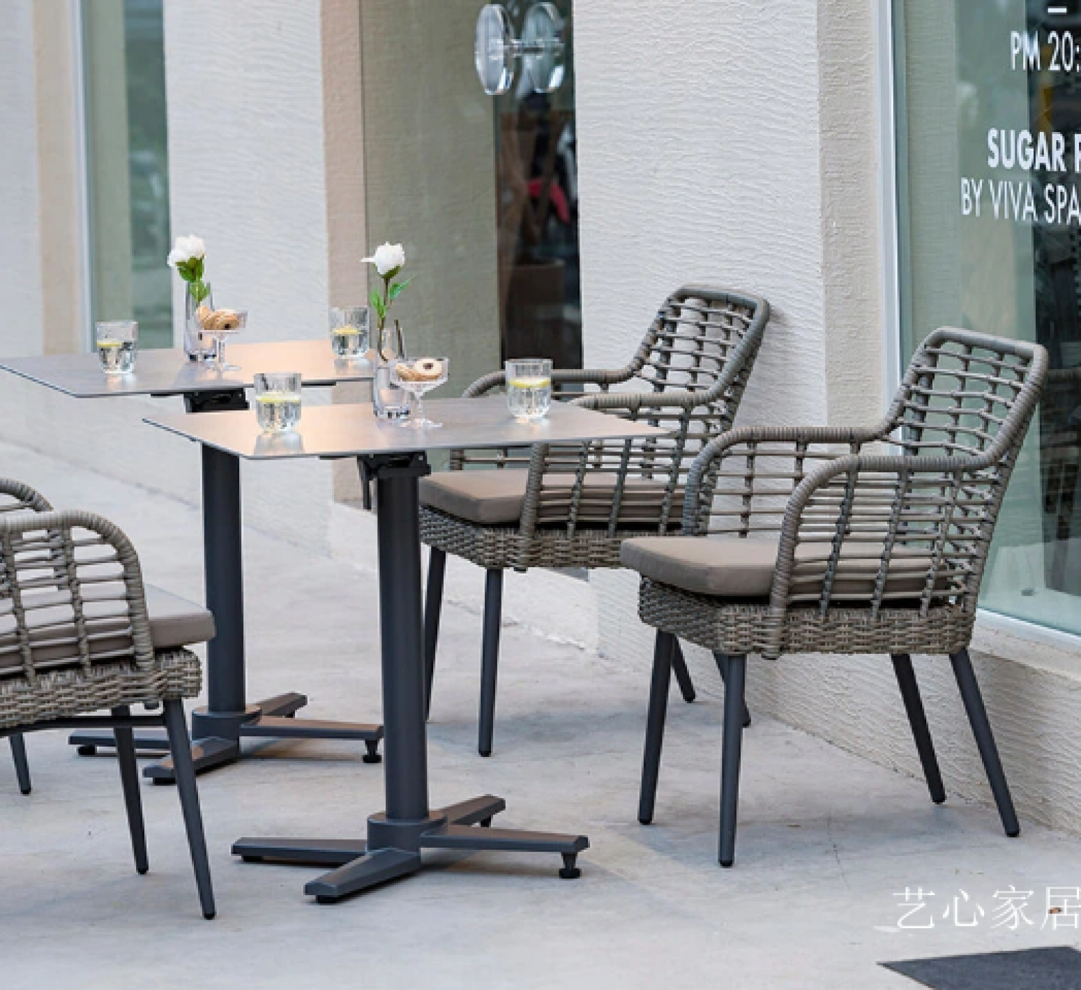 艺心家居 Outdoor furniture Product 《Dark grey rattan outdoor table and chair》【图2】