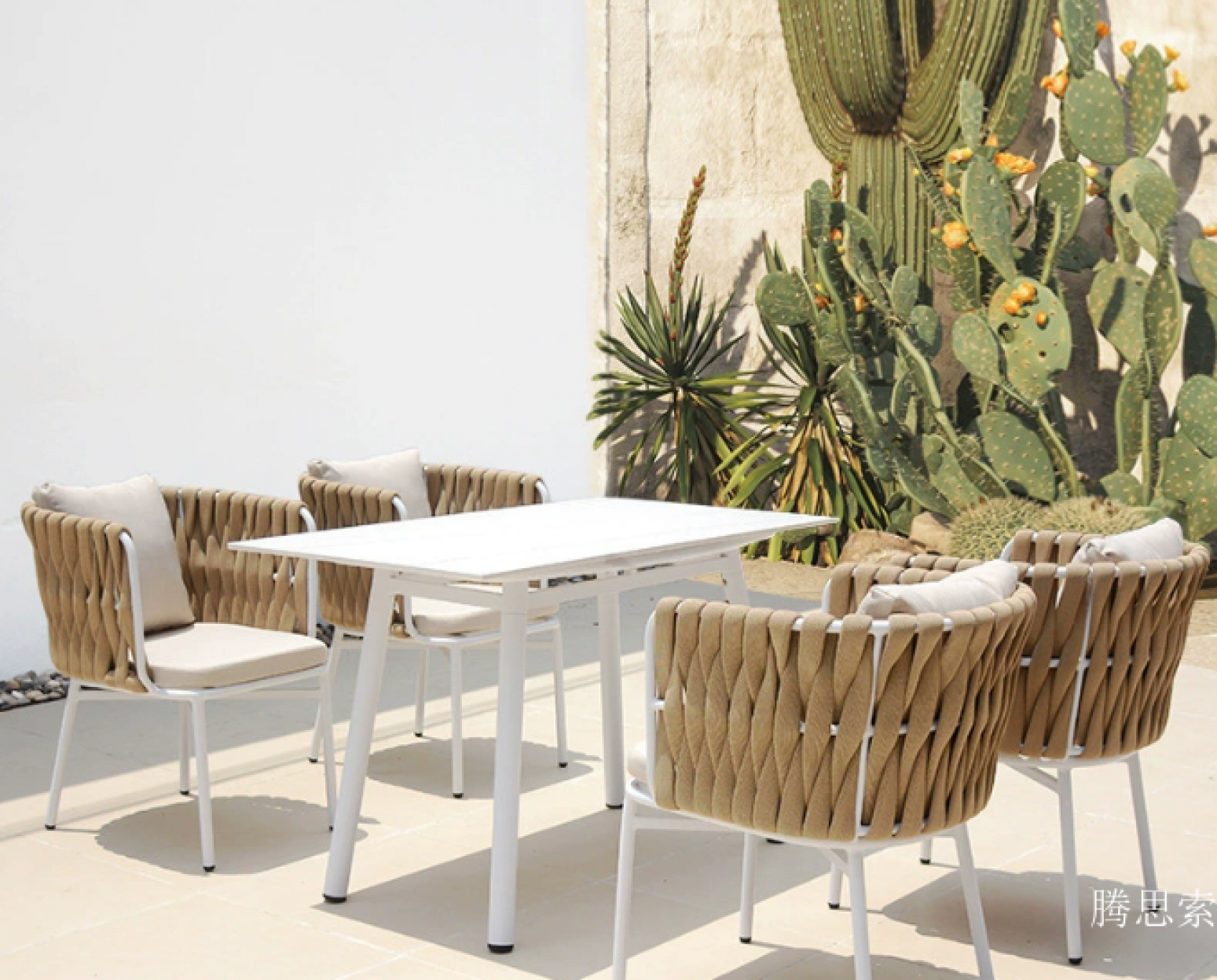 腾思索 Outdoor furniture product 《Woven leisure outdoor table and chair》