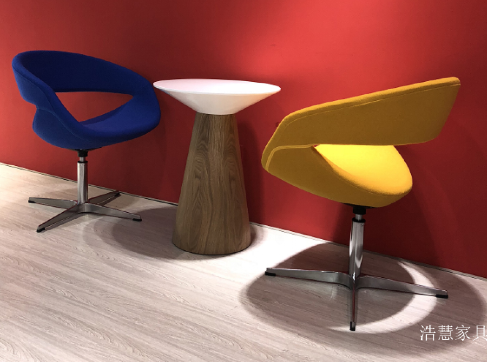 浩慧家具 Office furniture product 《Colorful modern rotating leisure chair》