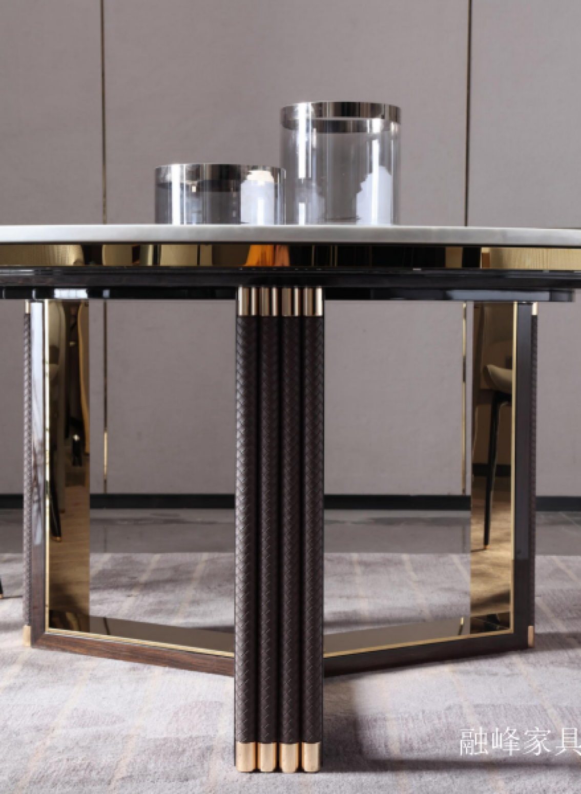 融峰家具 Home Furniture Product 《Round dining chair with golden brown base》 融峰家具 Home Furniture Product 《Round dining chair with golden brown base》【图0】